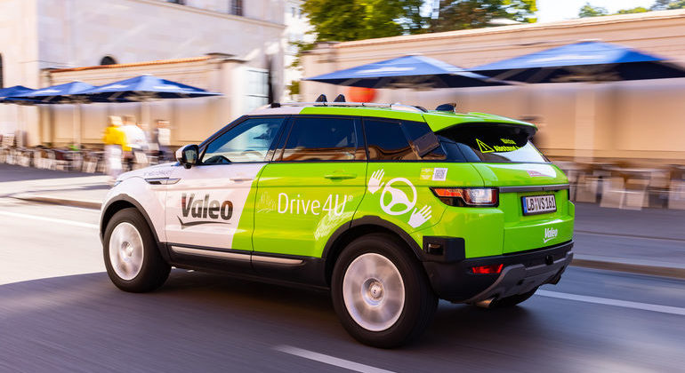 Autonomes-Fahren-Valeo-Drive4U